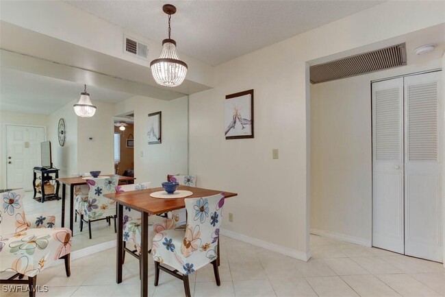 4309 27th Ct SW-Unit -202 in Naples, FL - Building Photo - Building Photo