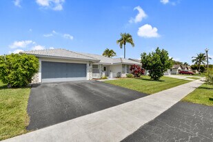 1909 NW 80th Ave in Margate, FL - Building Photo
