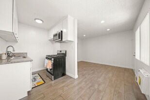 11100 Pangborn Ave. in Downey, CA - Building Photo