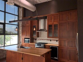 110 W 2nd St in Taylor, TX - Building Photo - Building Photo