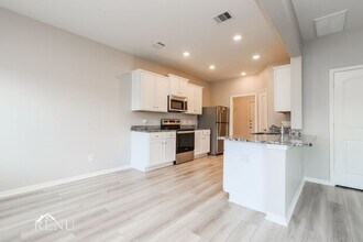 10538 Copper Ridge Dr in Cleveland, TX - Building Photo - Building Photo