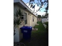 2561 NW 13th Ct in Fort Lauderdale, FL - Building Photo - Building Photo