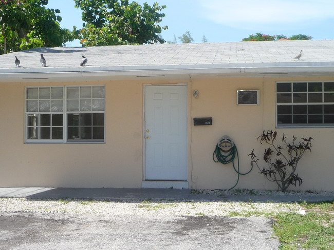 1904 Roosevelt Rd in Hollywood, FL - Building Photo - Building Photo