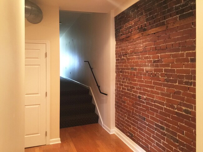 3BR With Your Own Garage in Pittsburgh, PA - Foto de edificio - Building Photo