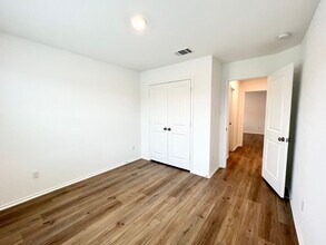 145 Perfect World Lp in Jarrell, TX - Building Photo - Building Photo