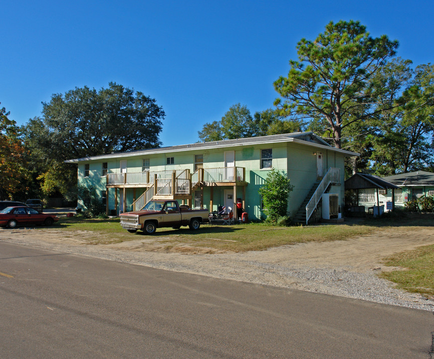 282 Washington Ave in Valparaiso, FL - Foto de edificio