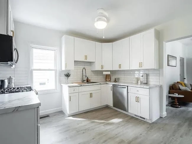 property at 823 E Lincoln Ave