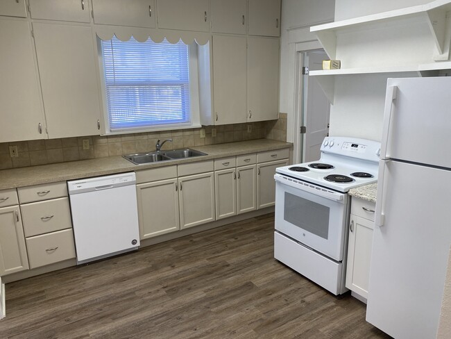 915 13th St, Unit B in Greeley, CO - Foto de edificio - Building Photo