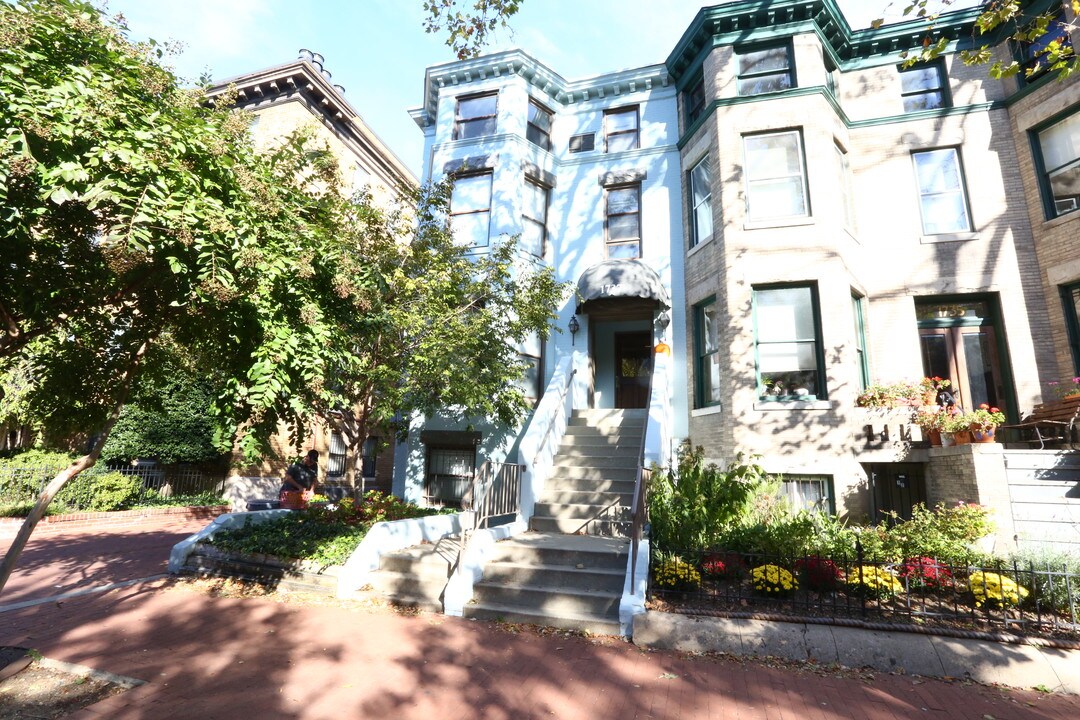 1737 T St NW in Washington, DC - Building Photo