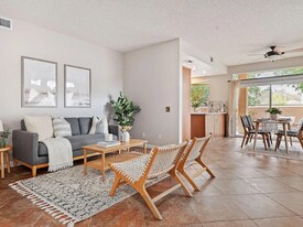 24015 Arroyo Park Dr in Santa Clarita, CA - Building Photo