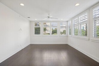 908 Nueces St, Unit 28 in Austin, TX - Building Photo - Building Photo