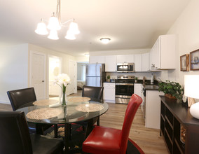 Luxury 2 bedroom apartments located in the heart of the Pocono Mountains in Swiftwater, PA - Building Photo - Interior Photo