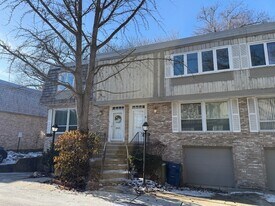 1924 Wilmette Ave in Wilmette, IL - Building Photo