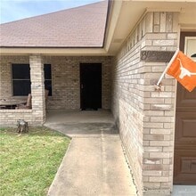 806 S Barcelona Ave in Pharr, TX - Building Photo - Building Photo