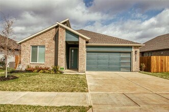 2716 McCormick St in Denton, TX - Building Photo - Building Photo