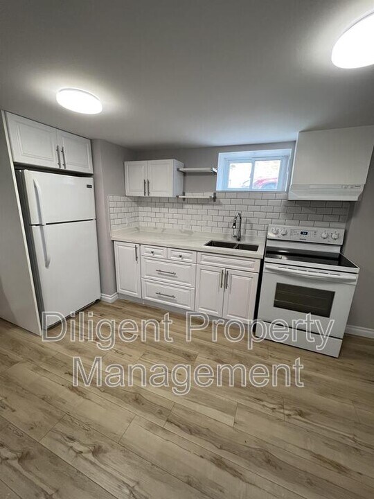 844 Sherbrooke St in Peterborough, ON - Building Photo