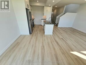 1151 Hobbs Dr in London, ON - Building Photo - Building Photo