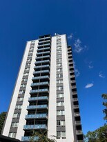 1800 Roundhill Rd in Charleston, WV - Building Photo