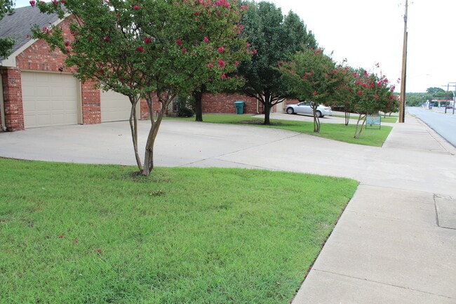 307 Sunset Blvd in Sherman, TX - Building Photo - Building Photo