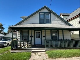 225 Marlborough Rd in Syracuse, NY - Building Photo