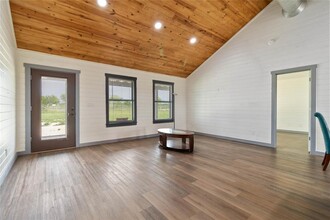 1673 Scull Rd in Martindale, TX - Building Photo - Building Photo