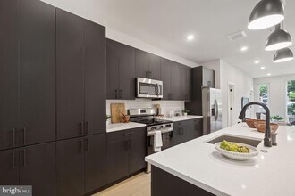 6910 Ridge Ave, Unit 220 in Philadelphia, PA - Building Photo - Building Photo