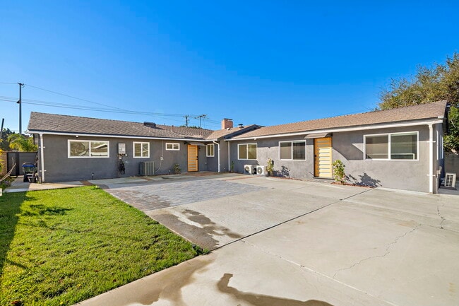 property at 5595 Heil Ave