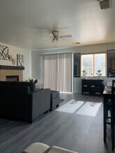 1382 Riverside Ct in Merced, CA - Building Photo - Building Photo