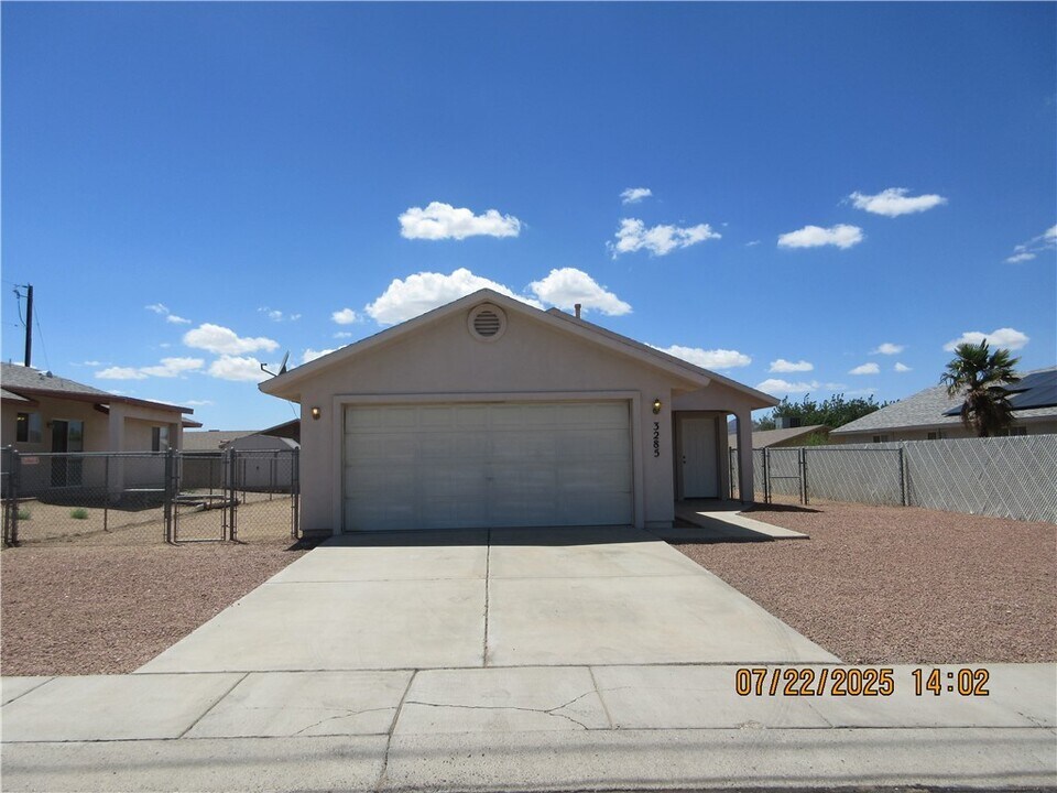 3285 N Central St in Kingman, AZ - Foto de edificio