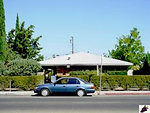 3383 E Clinton Ave in Fresno, CA - Building Photo