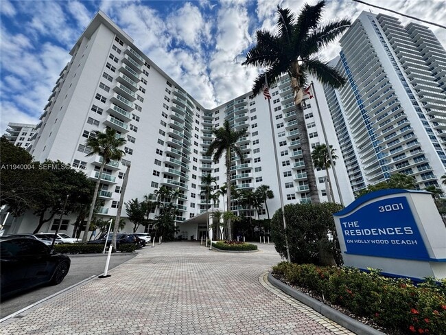 3001 S Ocean Dr in Hollywood, FL - Foto de edificio - Building Photo