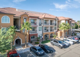The Quest in El Paso, TX - Foto de edificio - Building Photo