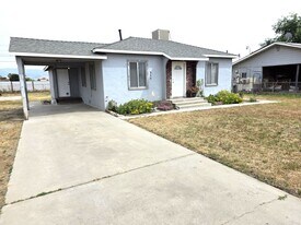 958 S Chess Terrace St in Porterville, CA - Building Photo