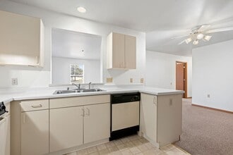 Hawthorne Senior Apartments in Waterloo, WI - Building Photo - Building Photo