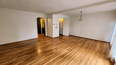 6821 NE Broadway in Portland, OR - Building Photo - Building Photo