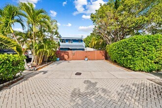 219 NE 17th Ave in Fort Lauderdale, FL - Building Photo - Building Photo