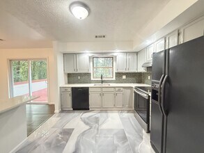 4344 Pne Rdg Dr in Bushkill, PA - Building Photo - Building Photo