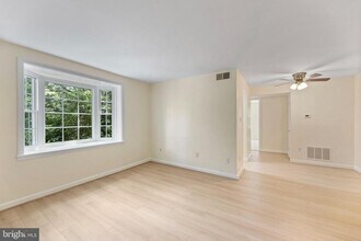 820 S Arlington Mill Dr in Arlington, VA - Building Photo - Building Photo