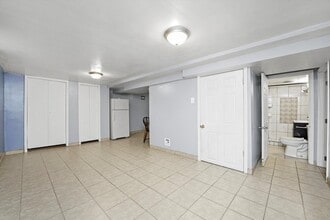 7820 S Sawyer Ave in Chicago, IL - Building Photo - Building Photo