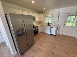 5469 Hardee St in Naples, FL - Foto de edificio - Building Photo