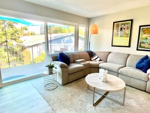 560 Avenida Sevilla in Laguna Woods, CA - Building Photo - Building Photo