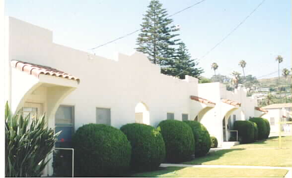 2090 Evans Ave in Ventura, CA - Foto de edificio - Building Photo