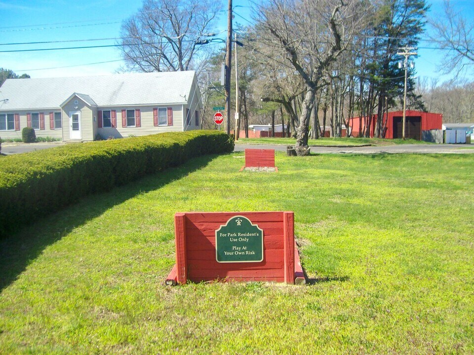 304 Trenton Rd in Browns Mills, NJ - Building Photo
