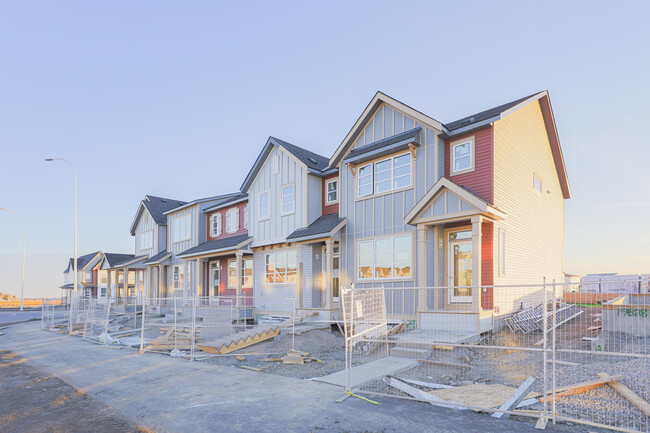 Briarfield Townhome in Calgary, AB - Building Photo - Building Photo