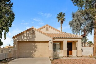 646 Maccabe Ave in Las Vegas, NV - Building Photo