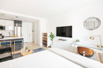 1597 York Ave in New York, NY - Building Photo - Building Photo