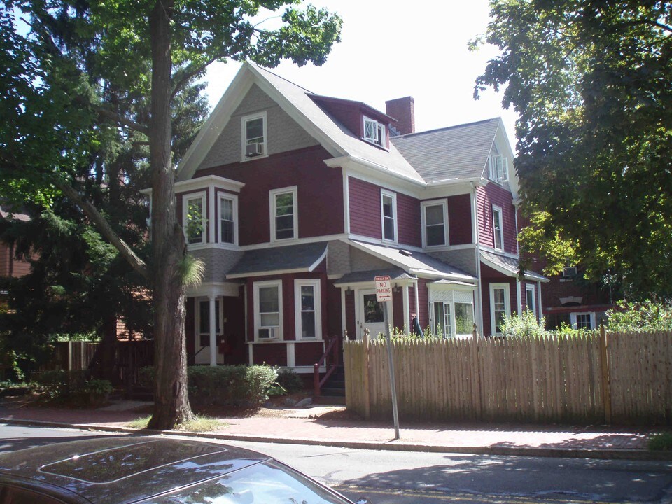 12 Linnaean St in Cambridge, MA - Foto de edificio