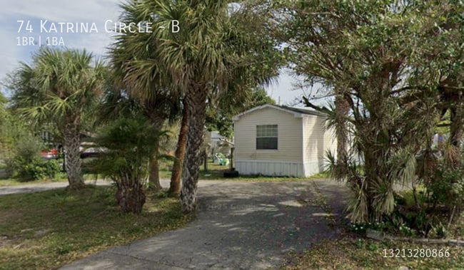 74 Katrina Cir in West Palm Beach, FL - Foto de edificio - Building Photo