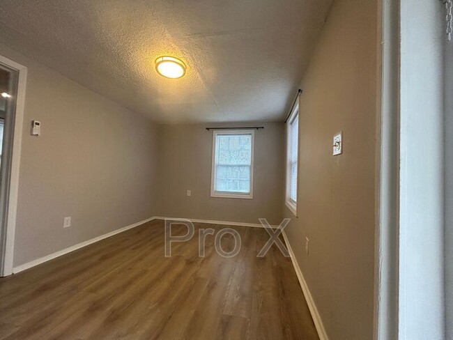 814 Crutcher St in Springdale, AR - Foto de edificio - Building Photo