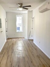 2040 Palmetto St, Unit #1 in Ridgewood, NY - Foto de edificio - Building Photo